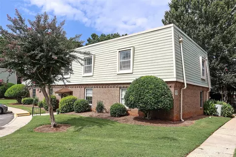 2618 Park E Rd E, Charlotte, NC 28209