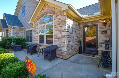 1430 Somersby Cir, Gastonia, NC 28054