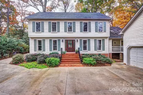6 Whipporwill Ct, Lake Wylie, SC 29710