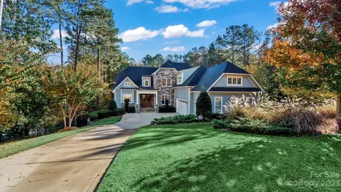 129 Silver Lake Trl, Mooresville, NC 28117