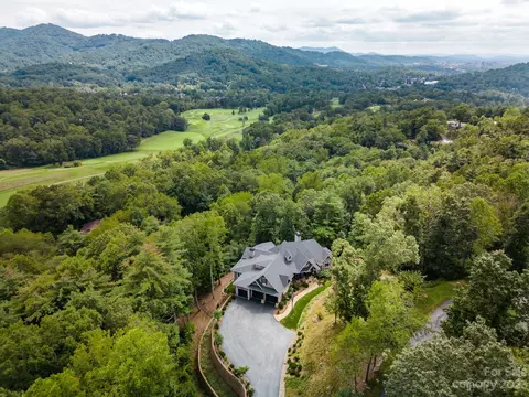 27 Beaverbrook Ct, Asheville, NC 28804