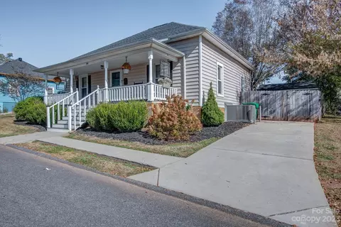 84 5th St, Cramerton, NC 28032 photo 2