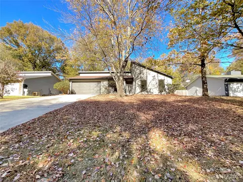 6107 Long Pine Dr, Charlotte, NC 28227