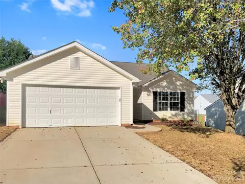 813 River Trail Rd, Lowell, NC 28098