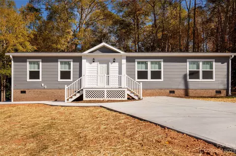 605 N Sumter St, Clover, SC 29710