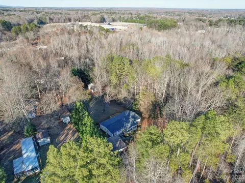 167 Eastfield Rd, Mount Holly, NC 28120