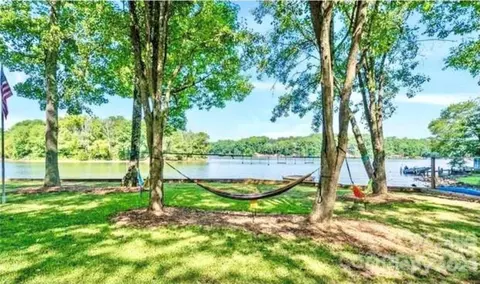 9737 Hatfield Rd, Charlotte, NC 28278