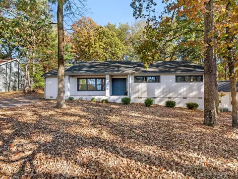 9411 Four Mile Creek Rd, Charlotte, NC 28277