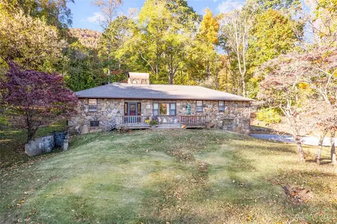 144 Dryid Hill Rd, Swannanoa, NC 28778