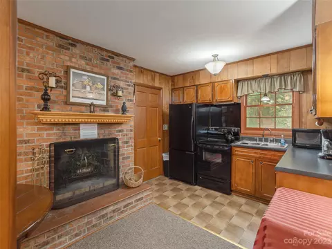 102 Boyd C-2 Dr #C-2, Flat Rock, NC 28731 photo 16