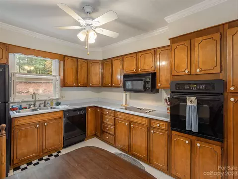 102 Boyd C-2 Dr #C-2, Flat Rock, NC 28731 photo 9