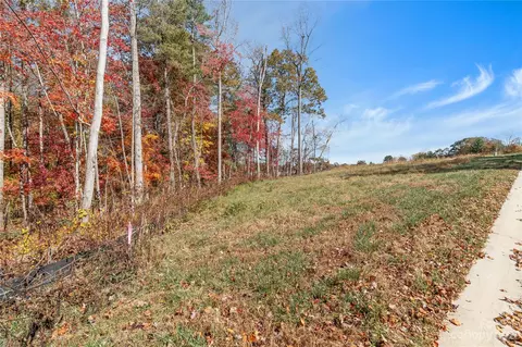 58 Scott Meadows Dr, Asheville, NC 28806