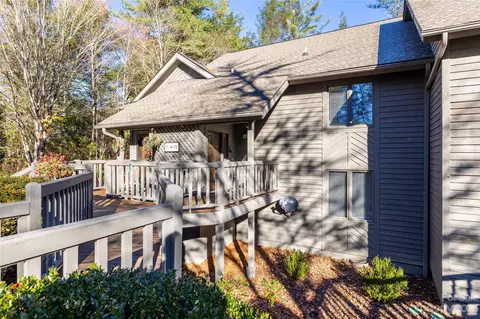 93 River Park Villas Dr, Sapphire, NC 28774
