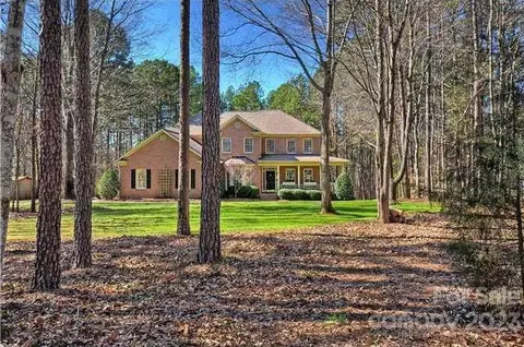 5031 Cambridge Oaks Dr, Matthews, NC 28104