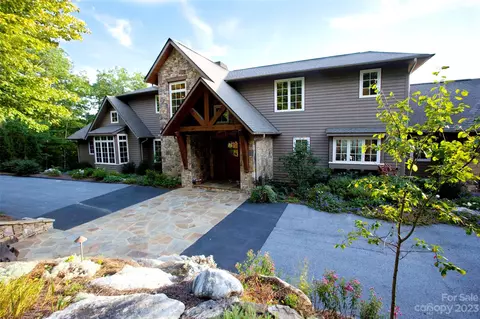 535 Hawk Mountain Rd, Lake Toxaway, NC 28747