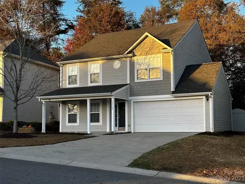 2640 Blue Moss Dr, Dallas, NC 28034