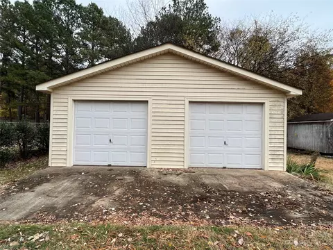 2425 Old Cedarwood Nw Dr NW, Concord, NC 28027 photo 15