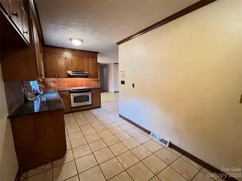 2425 Old Cedarwood Nw Dr NW, Concord, NC 28027 photo 3