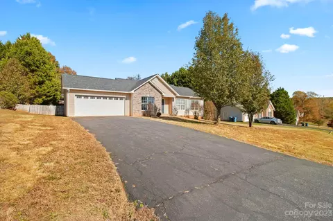 4863 Water Wheel Dr, Conover, NC 28613