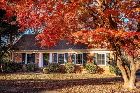 639 Sandridge Rd, Charlotte, NC 28210