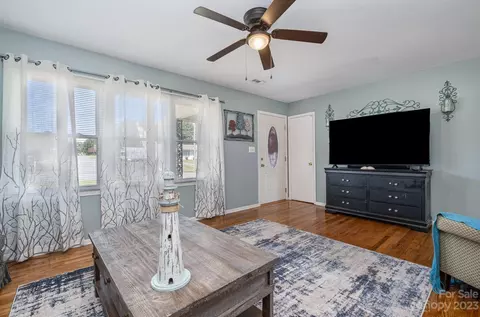 907 E Main St, Shelby, NC 28150 photo 4