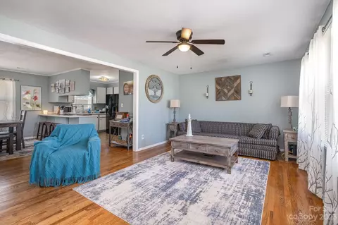 907 E Main St, Shelby, NC 28150 photo 5