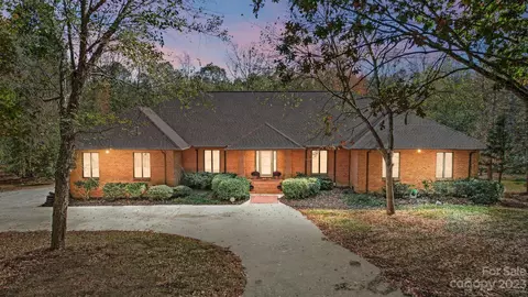 106 Beason Ct, Kings Mountain, NC 28086