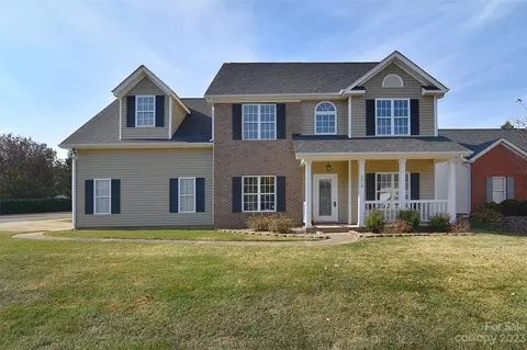 5919 Patricia Ryan Dr, Charlotte, NC 28216