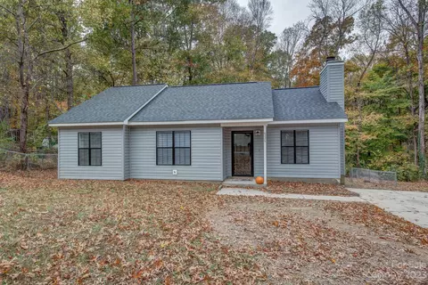 6226 Rocklake Dr, Charlotte, NC 28214