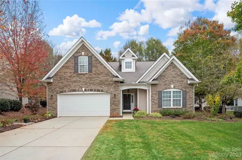 417 Elizabeth Valley Ln, Lake Wylie, SC 29710