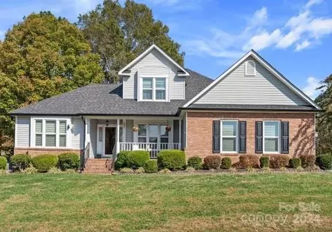 201 Torrey Ct, Simpsonville, SC 29680
