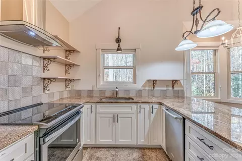 160 Robin Ln, Saluda, NC 28773 photo 13