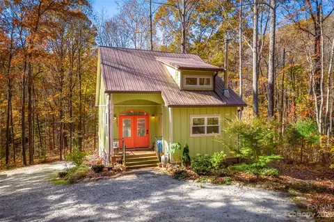 160 Robin Ln, Saluda, NC 28773