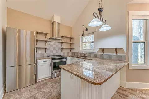 160 Robin Ln, Saluda, NC 28773 photo 9