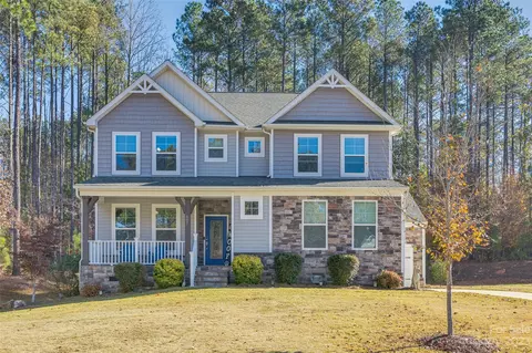 607 Winter Walk Ln, Lake Wylie, SC 29710