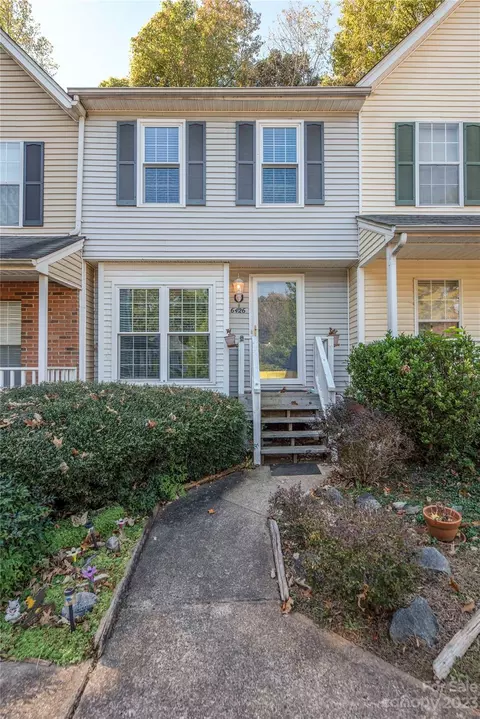 6426 Windsor Gate Ln, Charlotte, NC 28215