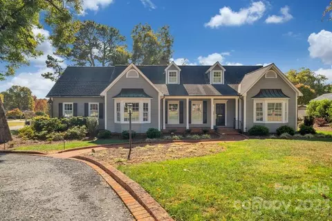 320 E Chestnut St, Troy, NC 27371