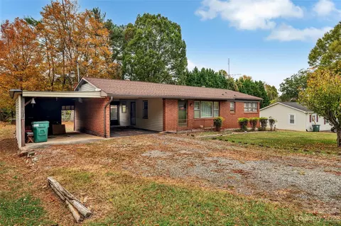 501 Thomas Dr, Newton, NC 28658