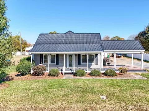 2002 Raney Faith St, Faith, NC 28041