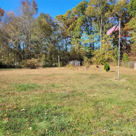 975 Round Up 60 61 Rd #60 & 61, Clover, SC 29710
