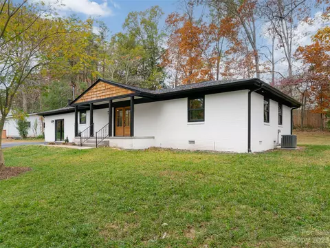 26 Forestdale Dr, Asheville, NC 28803