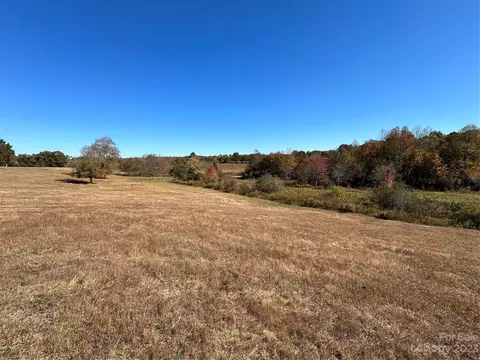 405 Mountain Meadows Ln, Tryon, NC 28782 photo 9