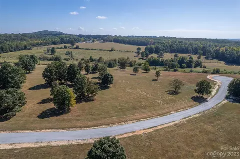 405 Mountain Meadows Ln, Tryon, NC 28782