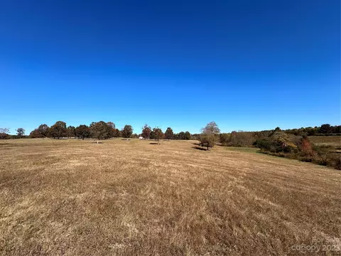 405 Mountain Meadows Ln, Tryon, NC 28782 photo 10