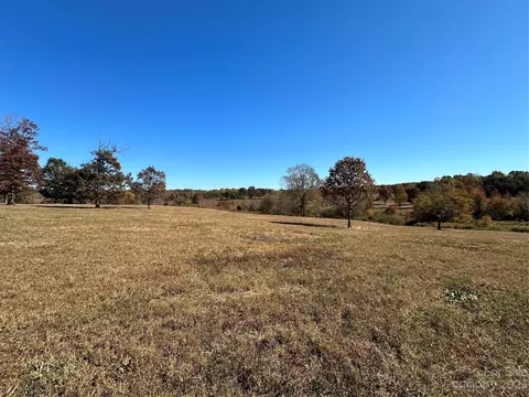 405 Mountain Meadows Ln, Tryon, NC 28782 photo 15