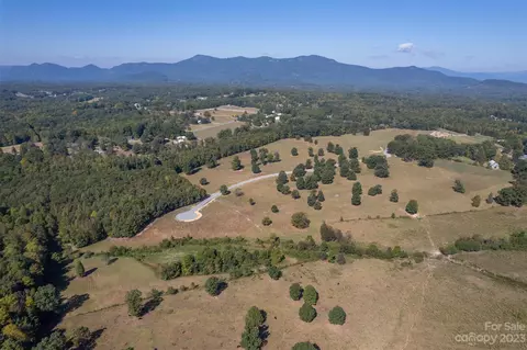 405 Mountain Meadows Ln, Tryon, NC 28782 photo 4