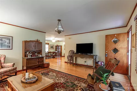 2851 Little Creek Rd, Burnsville, NC 28714