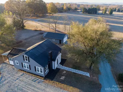3297 Clarks Chapel Rd, Lenoir, NC 28645