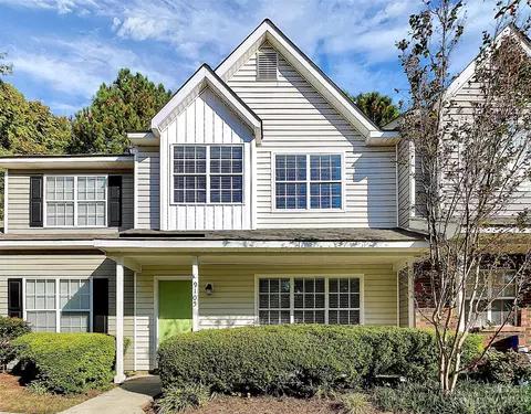 9105 Charminster Ct, Charlotte, NC 28269