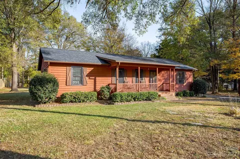 317 Woodside Dr, Harrisburg, NC 28075